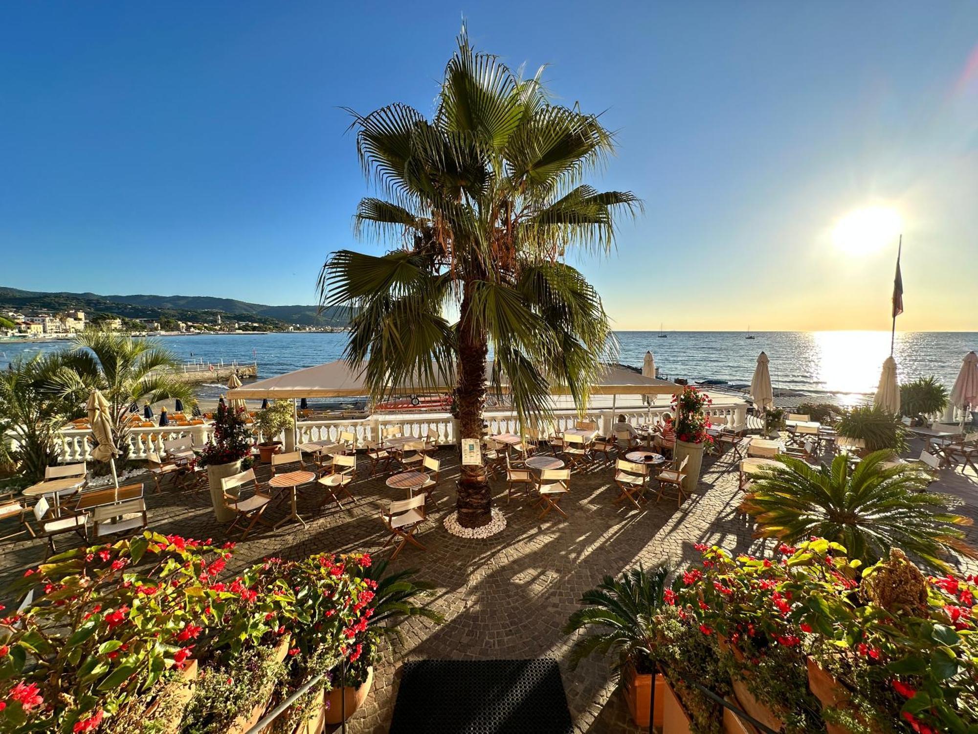 Hotel Golfo E Palme ディアーノ・マリーナ エクステリア 写真