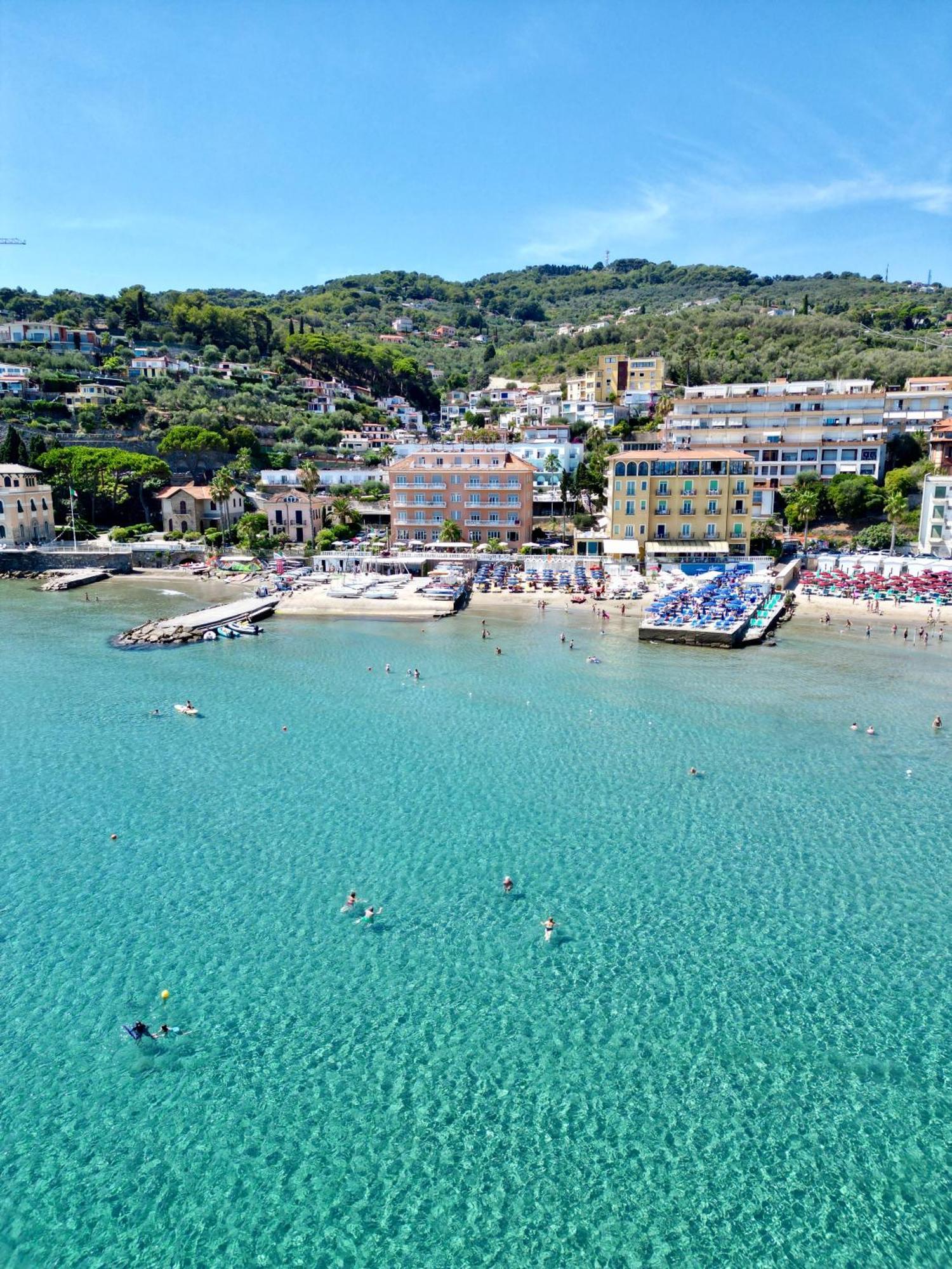 Hotel Golfo E Palme ディアーノ・マリーナ エクステリア 写真