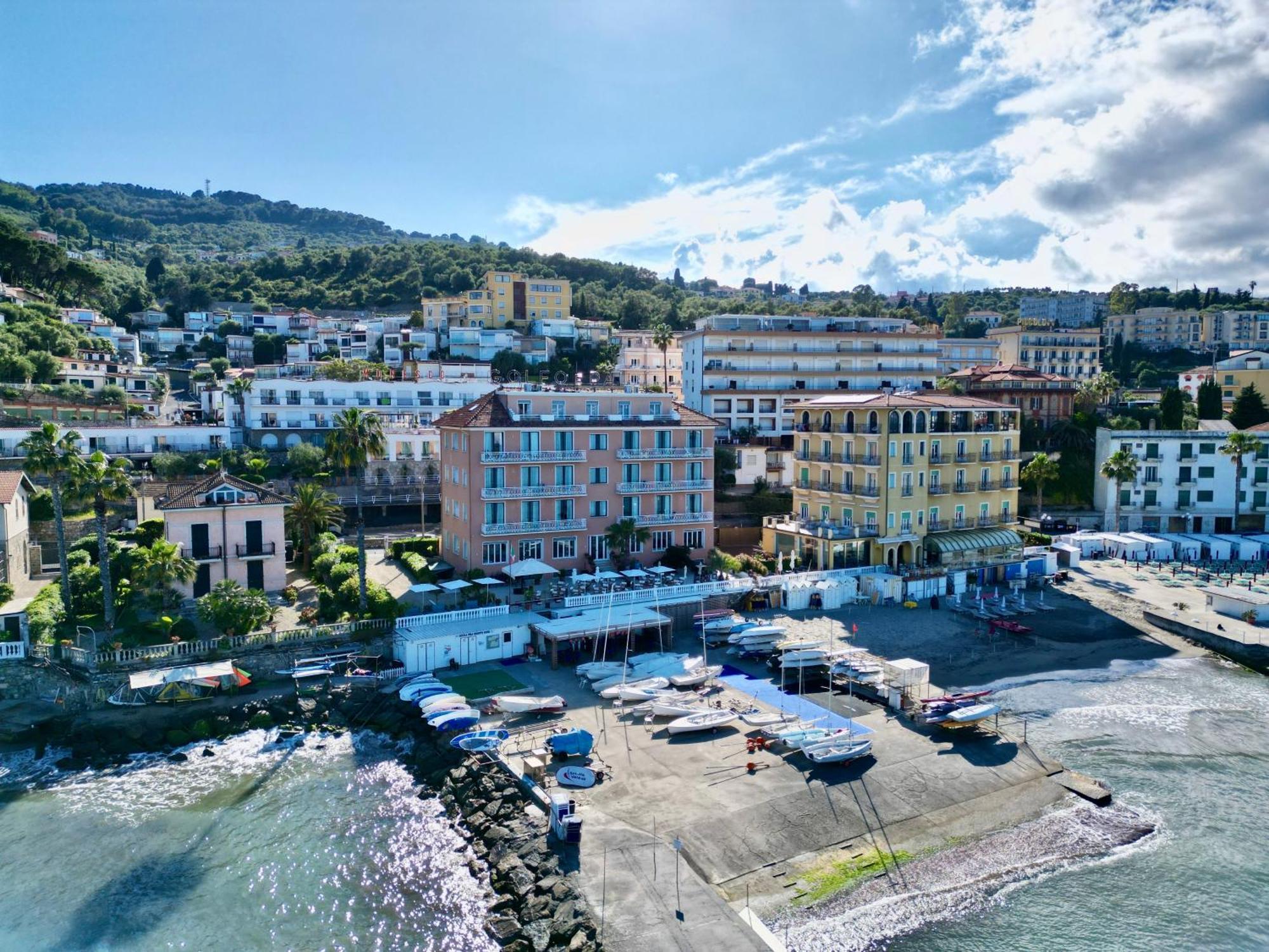 Hotel Golfo E Palme ディアーノ・マリーナ エクステリア 写真